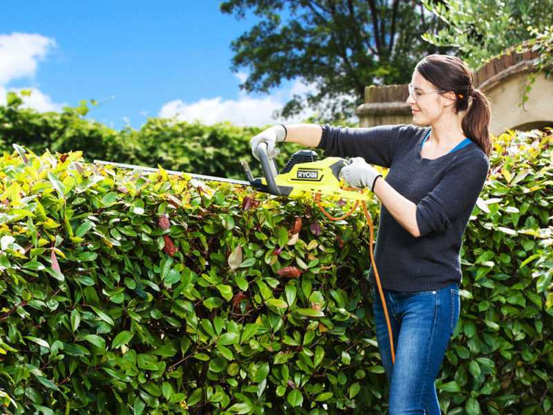 RYOBI HYBRID OHT1850H electric and battery hedge trimmer - 18V - WITHOUT BATTERIES AND CHARGERS