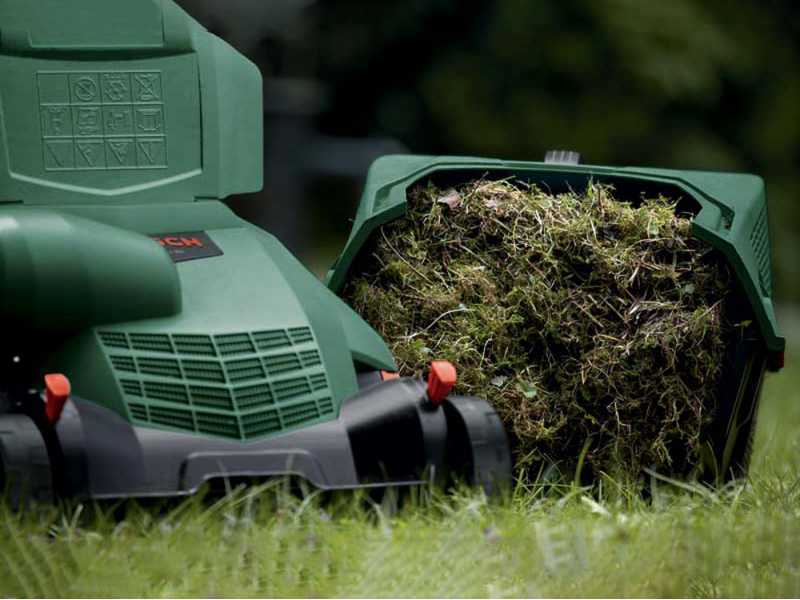 BOSCH Universal Raker 900 - Electric Lawn Scarifier 900W