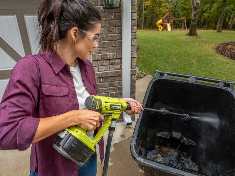 RYOBI Battery-powered pressure washer 