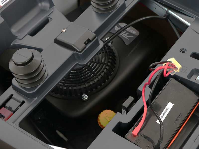 Castelgarden XE 966 HD - Riding-on Mower - Stiga ST 250 ES Engine - Hydrostatic Transmission