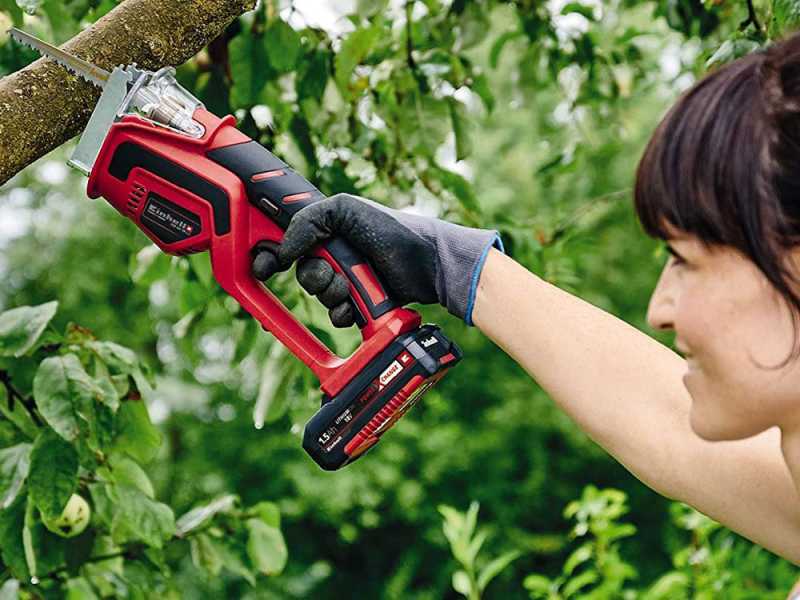 Battery powered limb saw outlet
