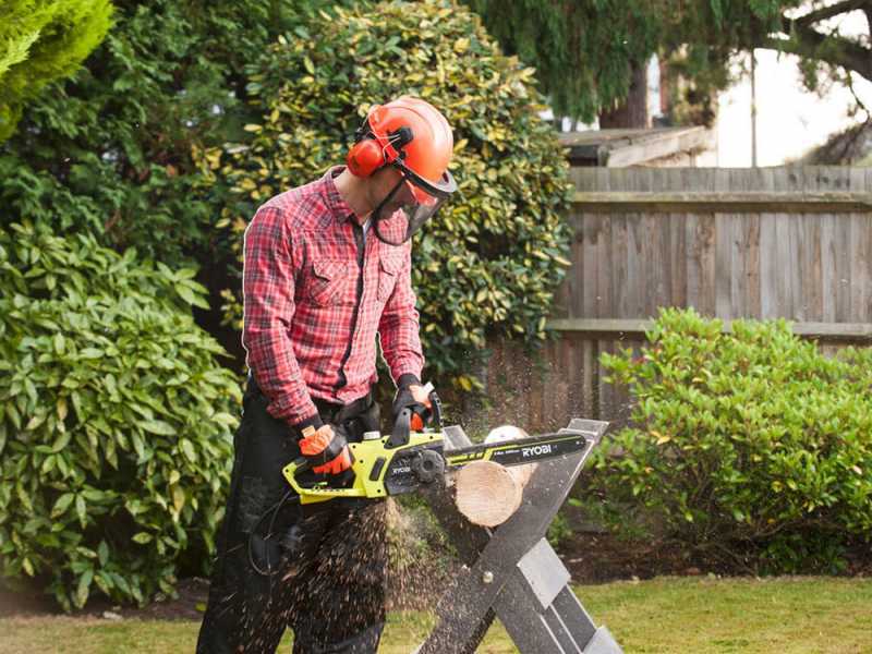 Ryobi RCS1935B - 1900W Electric Chainsaw - 35cm Blade