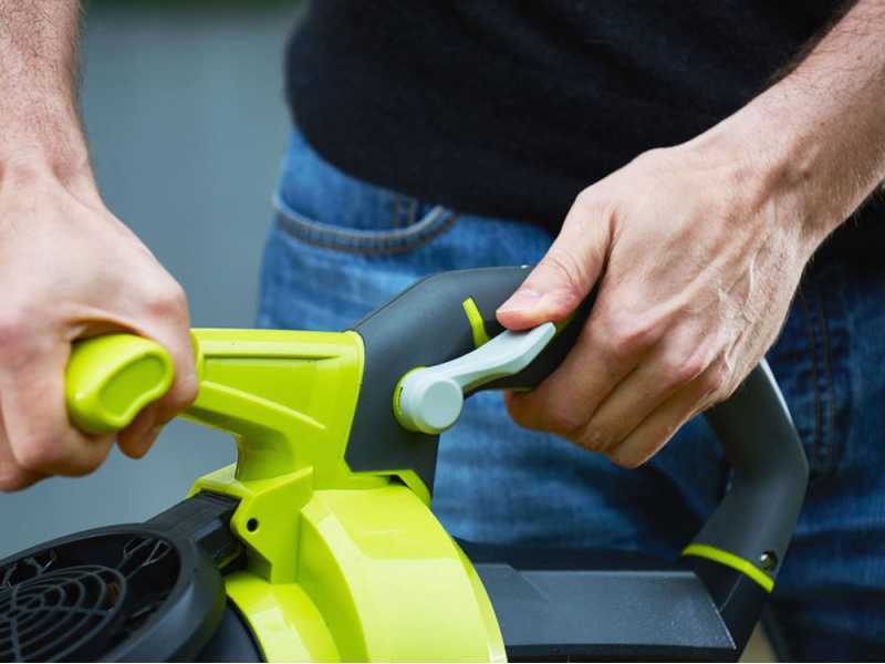 RYOBI RBV36B Battery-powered Leaf Blower - Garden Vacuum - Shredder - 36 V 4 Ah