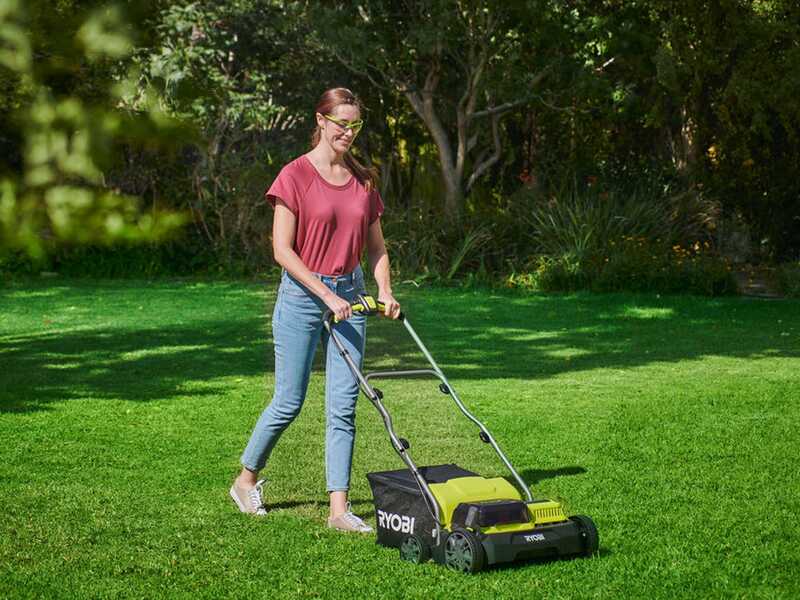 RYOBI Battery-powered lawn scarifier 