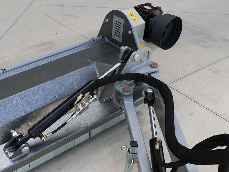 BlackStone BVL 145 L - Tractor-mounted side verge flail mower with Arm - Light Series