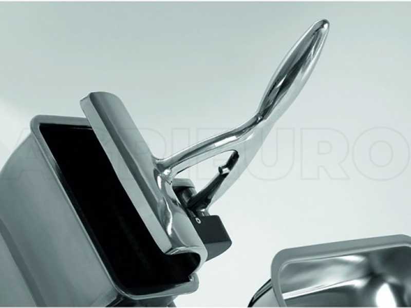 FAMA TGI22 Electric Meat Mincer - with Integrated Grater - Removable Grinding Unit in Food-grade Cast Iron - Single-phase - 230 V / 1.5 hp