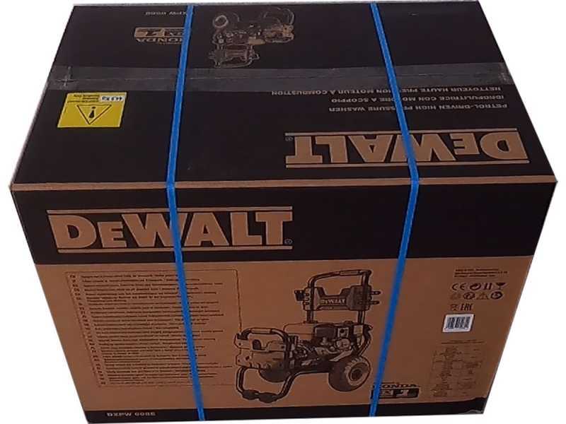 DeWalt DXPW 008E Petrol Pressure Washer - Honda GX 160 4-stroke Engine - 190 bar - 600 L/h