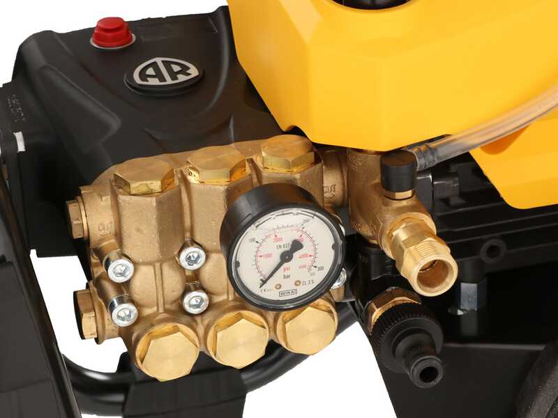 DeWalt DXPW 005E - Professional three-phase pressure washer - 200 bar - 810 L/h