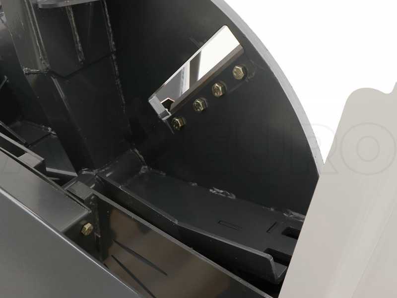 GreenBay GB-WTDC 150 - Tractor-mounted garden shredder - High discharge
