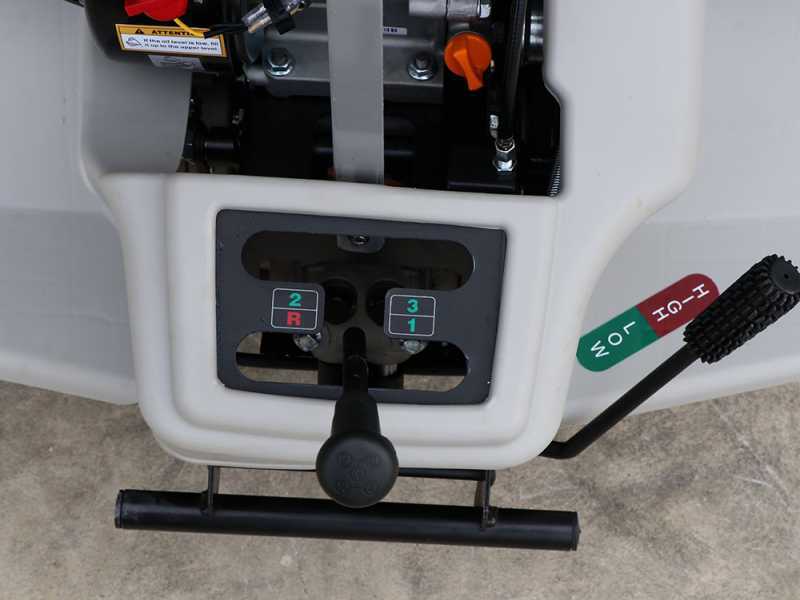 BullMach HELIOS 320 D Tracked Power Barrow - Manual dumper with 320 Kg Max load capacity