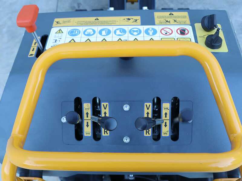 EuroMech EM500L-Dump &amp; Shovel Tracked Power Barrow - Hydraulic dumper with bucket 500 Kg