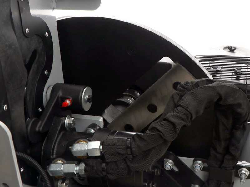 BullMach ZEUS 200 BH-BSE - Towable petrol garden shredder - B&amp;S XR2100 with electric start