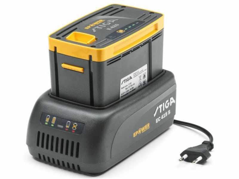 Stiga ST 700e - Battery-powered Snowplough - 48V 4Ah