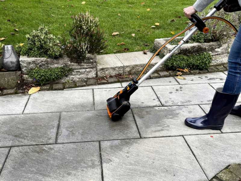 Worx WG441E - Battery-powered outdoor cleaner - 20V battery - 4Ah - 2 brushes included