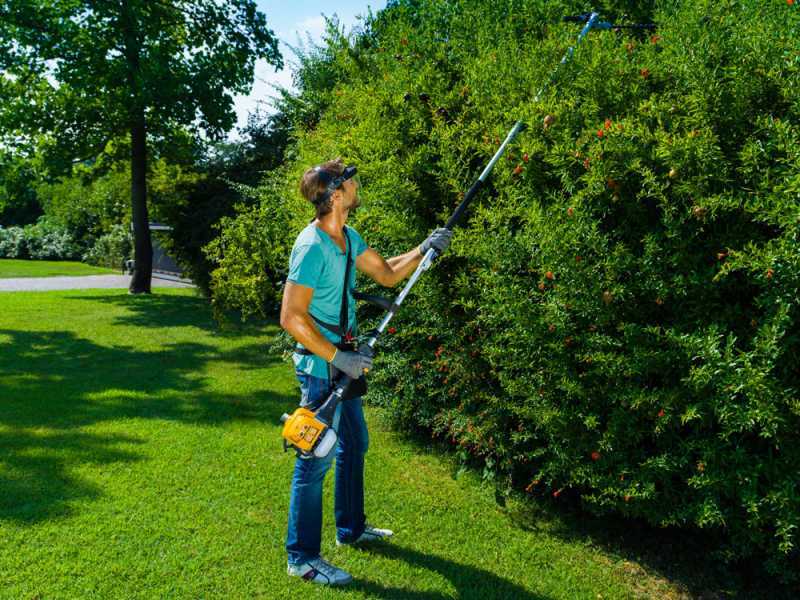 Stiga MT330 - Multifunction petrol brushcutter
