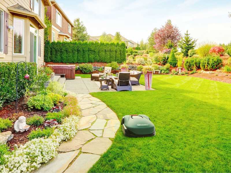 Robomow RK 3000 PRO Rrobot Lawn Mower with 18 V - 7.2Ah Lithium-ion Battery