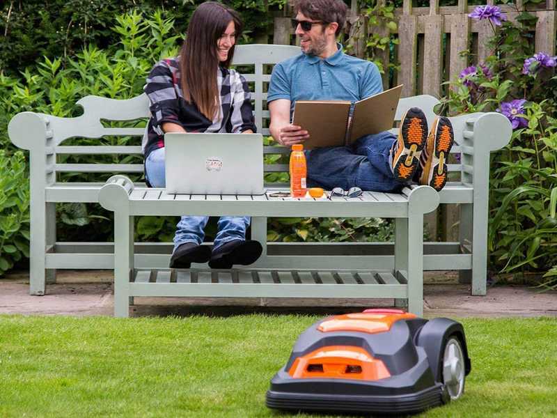 Yard Force SA900B Robot Lawn Mower - APP Management - Built-in Bluetooth