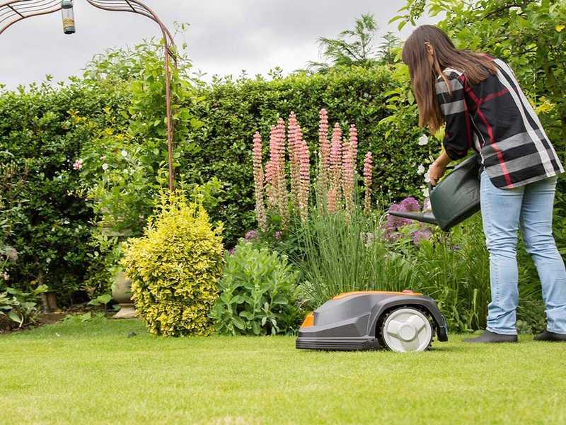 Yard Force SA900B Robot Lawn Mower - APP Management - Built-in Bluetooth