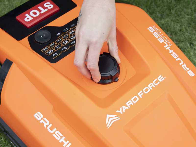 Yard Force Classic 500B Robot Lawn Mower - Built-in Bluetooth - Anti-collision Sensors
