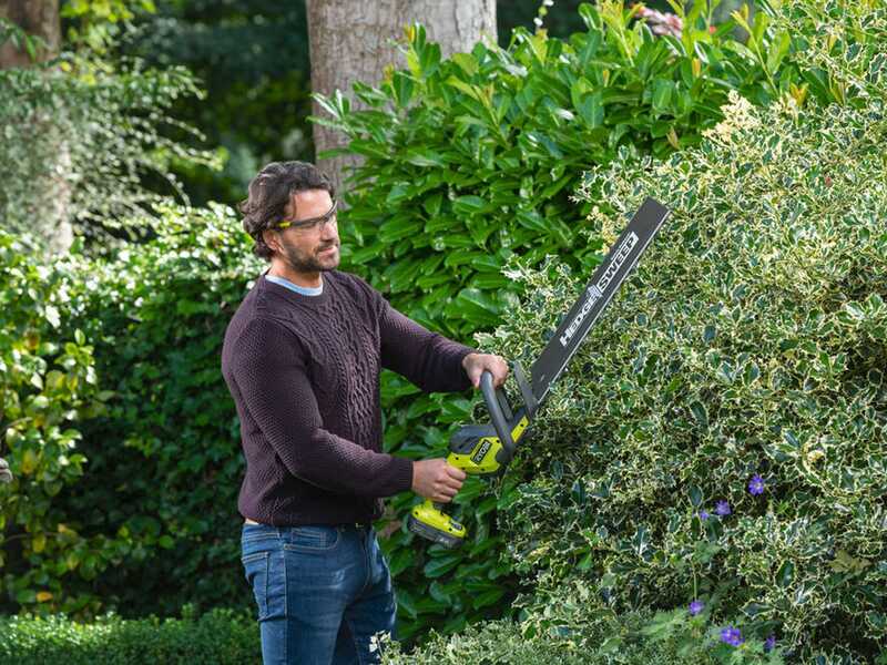 RYOBI RY18HT50A-125 Battery-powered Hedge Trimmer - 18 V - 2.5Ah - 50 cm Blade - 24 mm Cutting Diameter