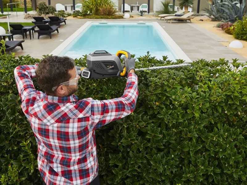 Alpina AHT 48 LI Battery-powered Electric Hedge Trimmer - 58 cm Blade Length - Battery and Battery Charger Included