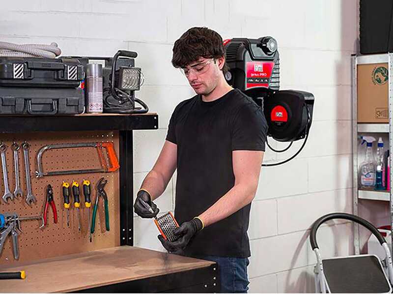 Fini Genius Pro 230/50 - Wall-mounted air compressor with hose reel - 160 l/min