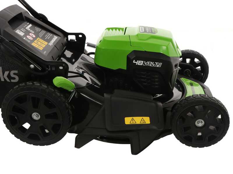 Greenworks GD48LM46SP 48V Battery-powered Electric Lawn Mower + Free 48V 2Ah battery - 46 cm Cutting Width