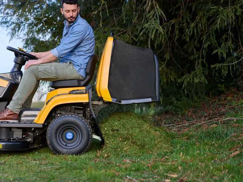 Stiga Estate 384e cordless lawn tractor - Collection box - Power 48V/30Ah