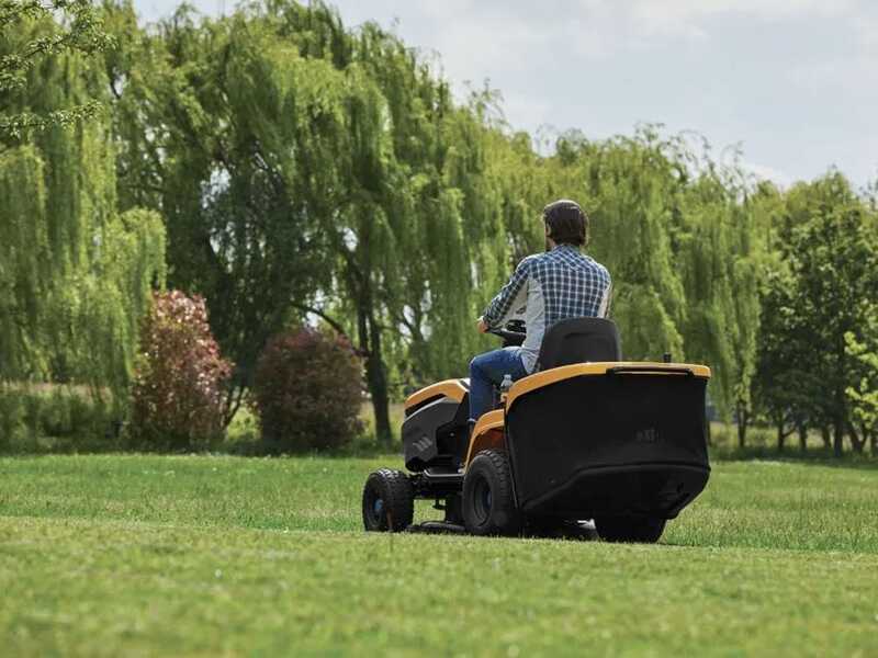 Stiga Estate 384e cordless lawn tractor - Collection box - Power 48V/30Ah