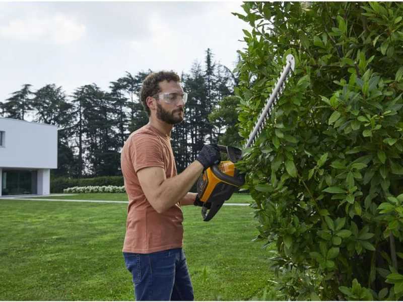 STIGA HT 500e cordless hedge trimmer - 58 cm blade - WITHOUT BATTERY AND CHARGER