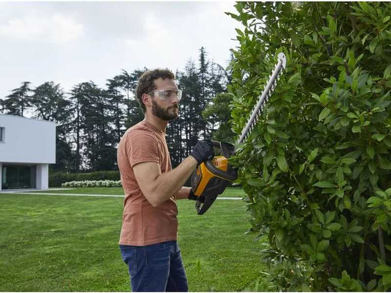 STIGA HT 500e Kit cordless hedge trimmer - 58 cm blade - Battery and charger included