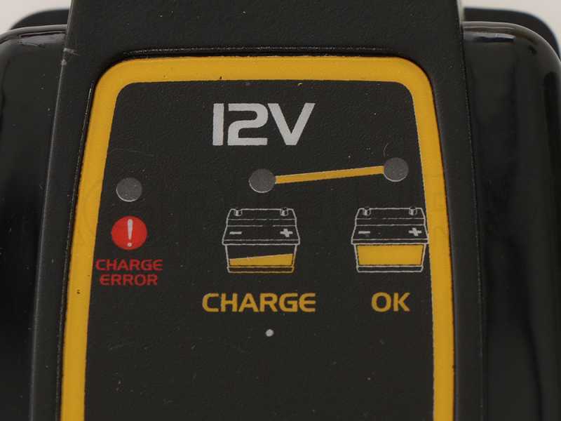 Deca SM C8 - Automatic Car Battery Charger - 12 V - Car and motorbike batteries up to 35Ah