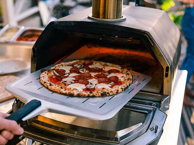 Ooni KARU 16 - Wood-fired Pizza Oven - 42x42 cm Cooking Surface