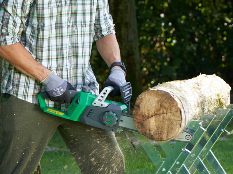 Hitachi top battery chainsaw