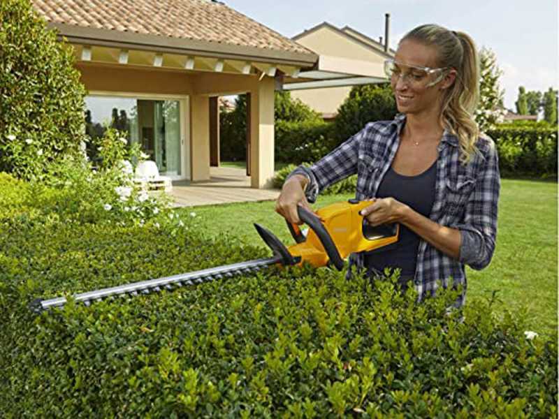 STIGA HT 100e KIT battery hedge trimmer - 20V 2Ah - Battery and charger included