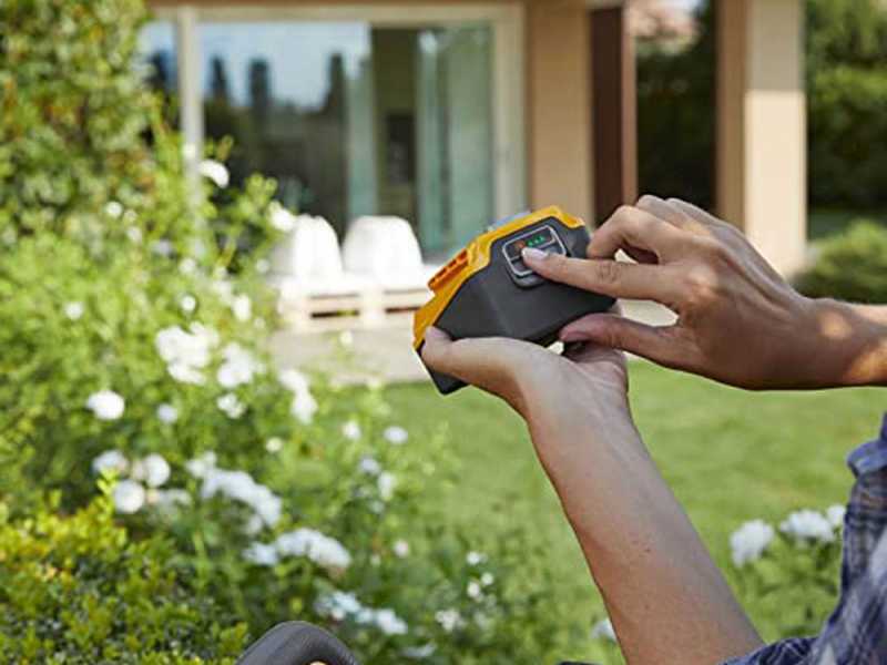 STIGA HT 100e KIT battery hedge trimmer - 20V 2Ah - Battery and charger included