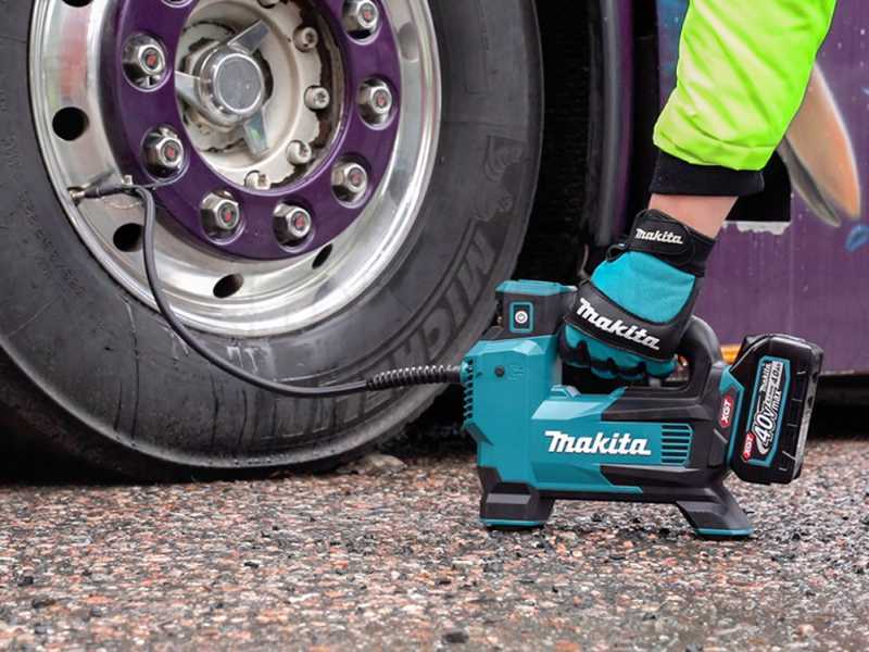 Makita MP001GZ - Battery Air Compressor - WITHOUT BATTERIES AND CHARGERS