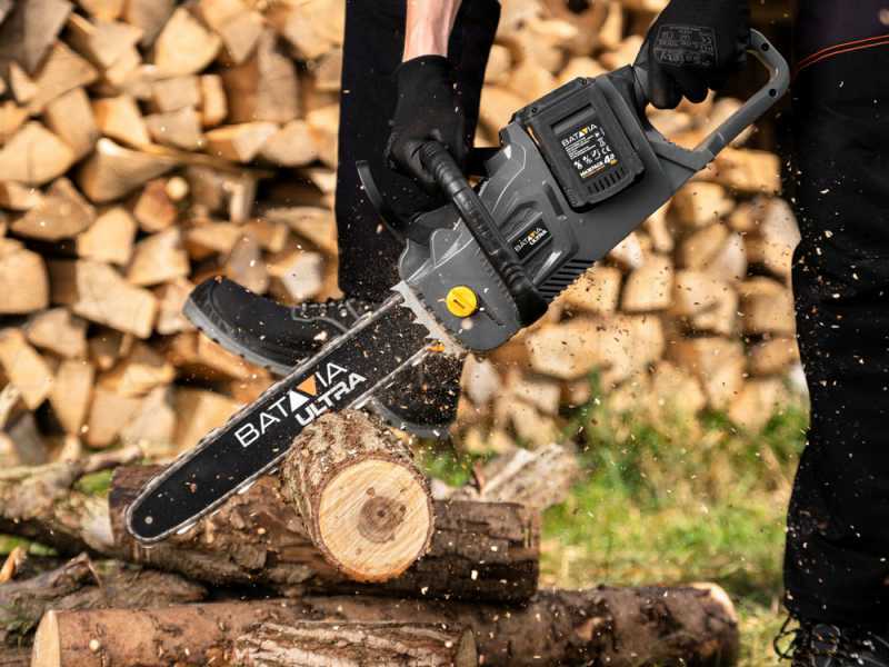 Batavia - 2 x 18V Battery-powered Electric Cutting Chainsaw - WITHOUT BATTERY AND CHARGER