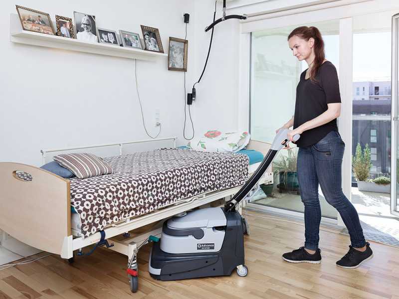 Nilfisk SC 250 - Cordless 3-in-1 cordless floor washer: washes, dries and vacuums