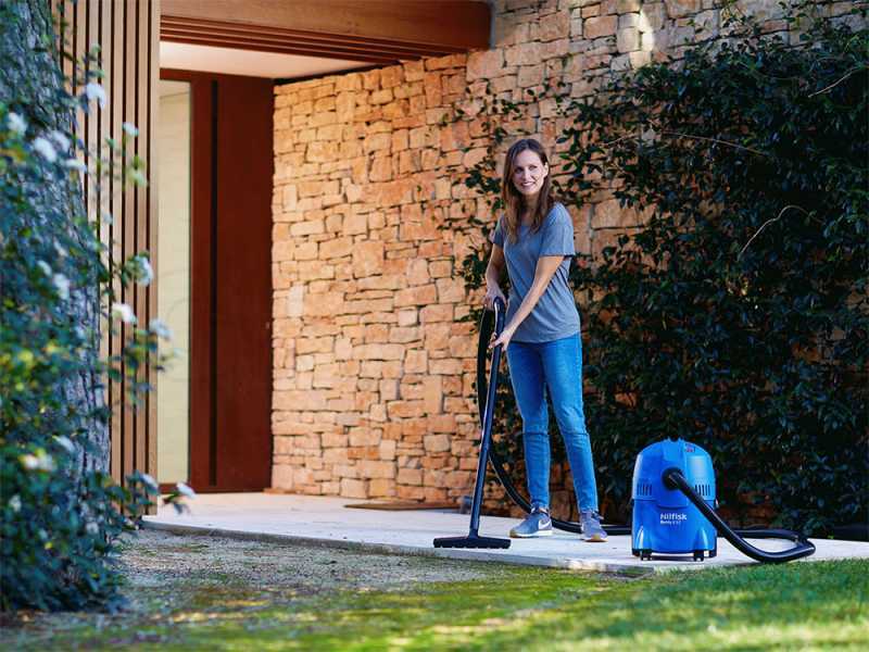 Nilfisk Buddy II 18 T EU - Wet and Dry Vacuum Cleaner