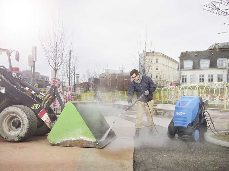 Nilfisk MH 3C - Professional hot water pressure washer - single-phase - 200 bar - 600 L/h