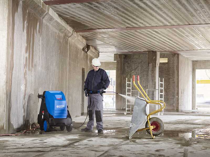 Nilfisk MH 3C - Professional hot water pressure washer - single-phase - 200 bar - 600 L/h