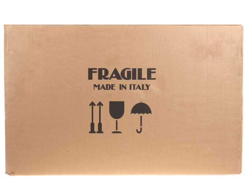 Fama Grande with Pasta Cutter - Professional Three-phase 2-in-1 Pasta Maker - Kneads and Extrudes