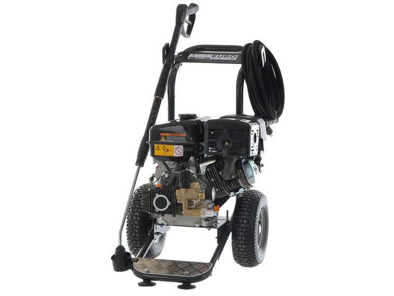 Top of the line pressure washer outlet