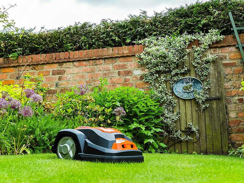 Yard Force SA650B Robot Lawn Mower