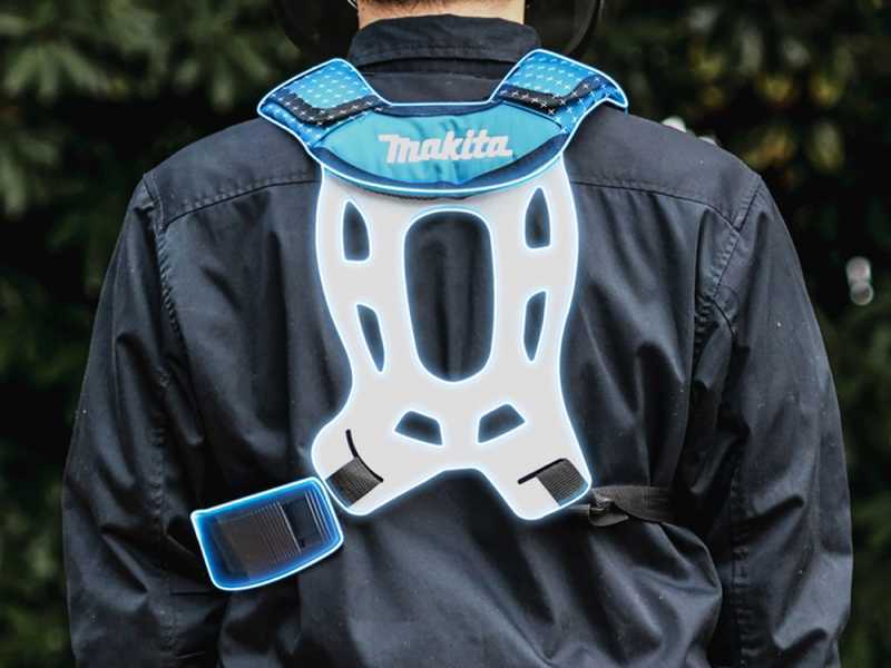 Makita UA004GZ Battery-powered Electric Pruner on telescopic Pole - 40 V - Without Battery and Battery Charger
