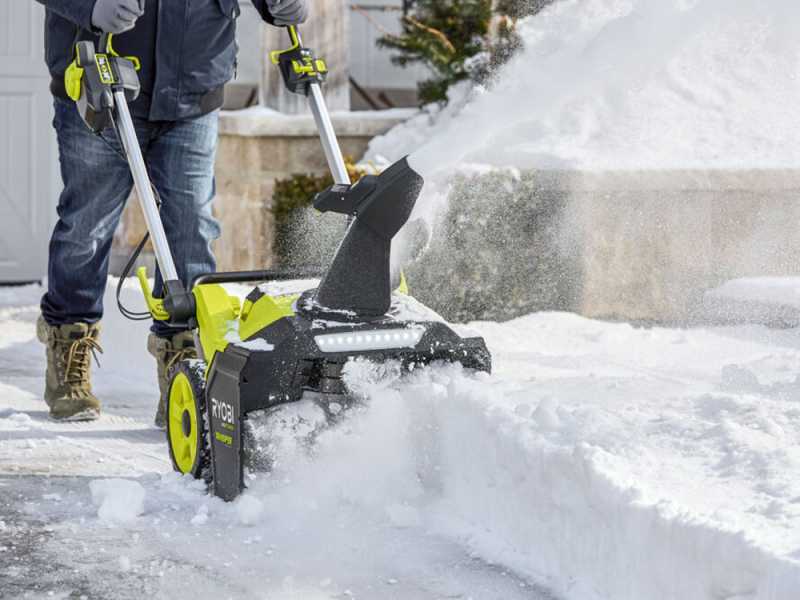 Ryobi RY36STX53A 150 Battery powered Snowplough MAX POWER 36V 5Ah