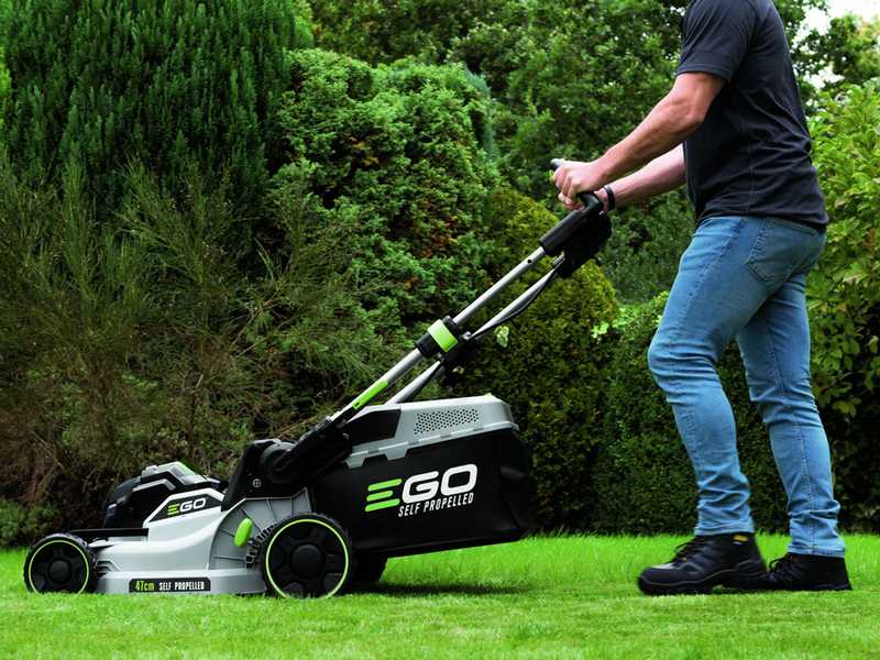 PROMO EGO LM1903E-SP Battery-powered Lawn Mower - 56 V 5Ah - 47 cm Cutting Width