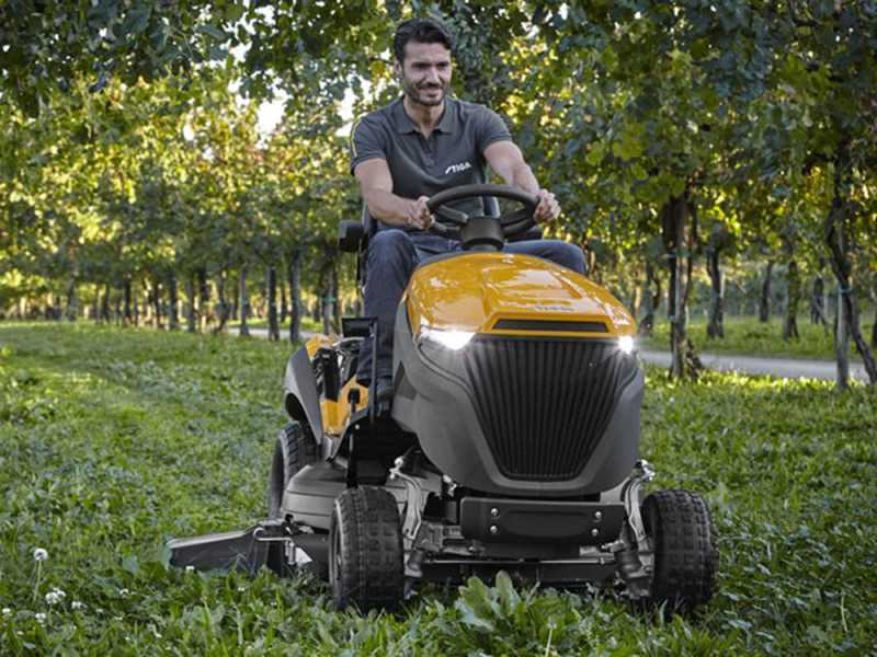 Stiga Tornado 398 lawn tractor with side discharge