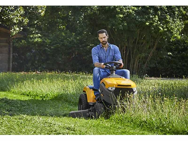 Stiga Tornado 398 lawn tractor with side discharge